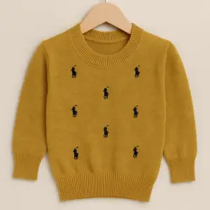 ChatGPT Image 14 sept 2025, 08_59_35 a.m. Suéter Mostaza para Niño 1-2 Años con Bordado de Caballos Polo